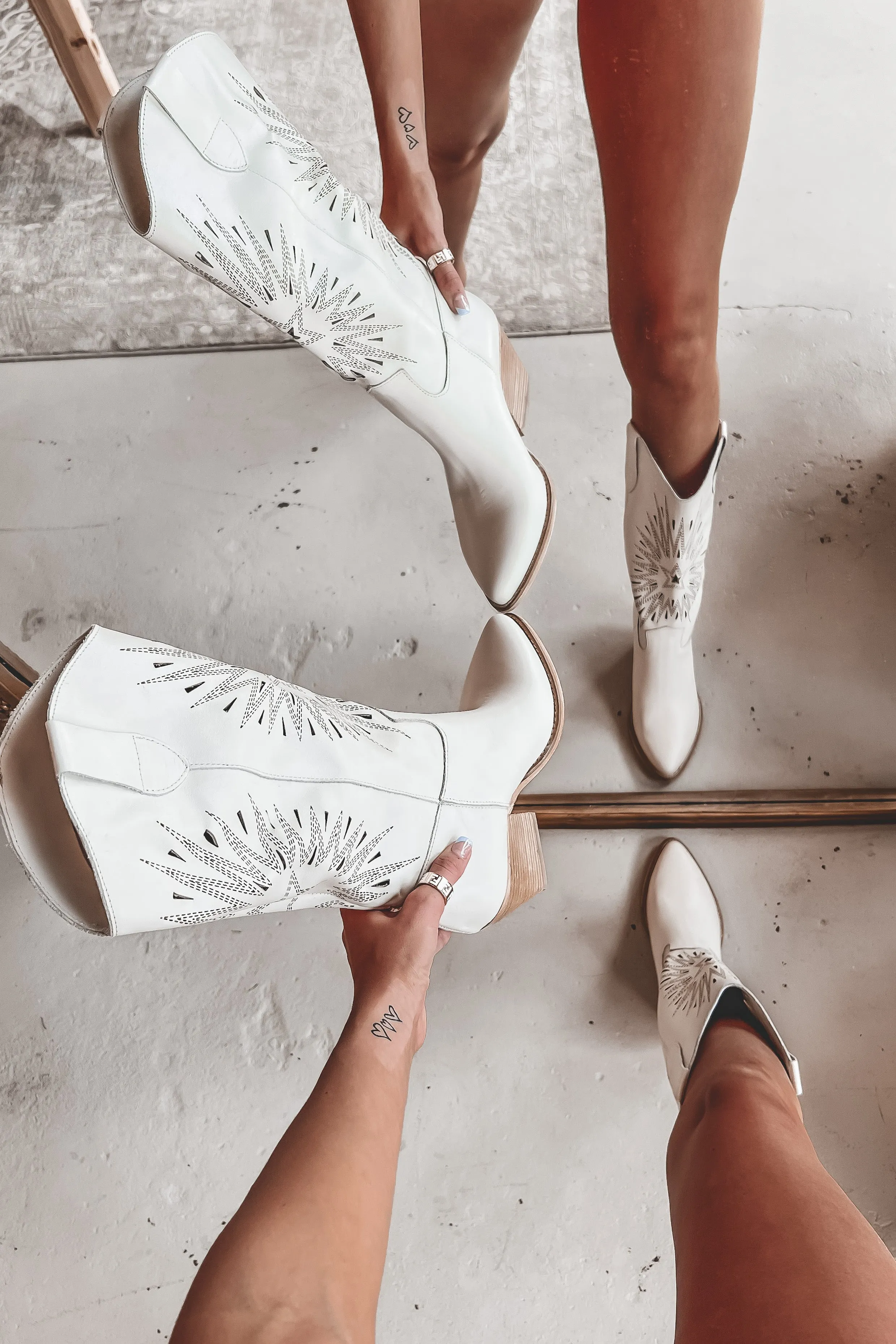Walking Downtown White Leather White Western Boot